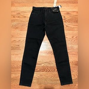 NWT Banana Republic Women’s Dark wash High rise skinny ankle jeans. Size 27P